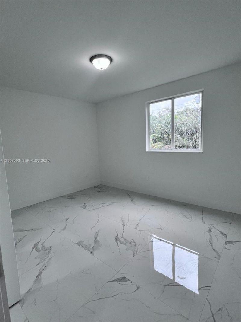 2100 NW 102nd St, Unit 1, Miami, FL 33147 Photo