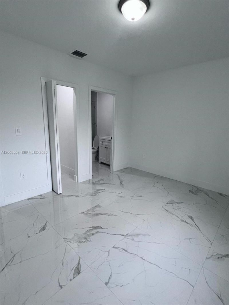 2100 NW 102nd St, Unit 1, Miami, FL 33147 Photo