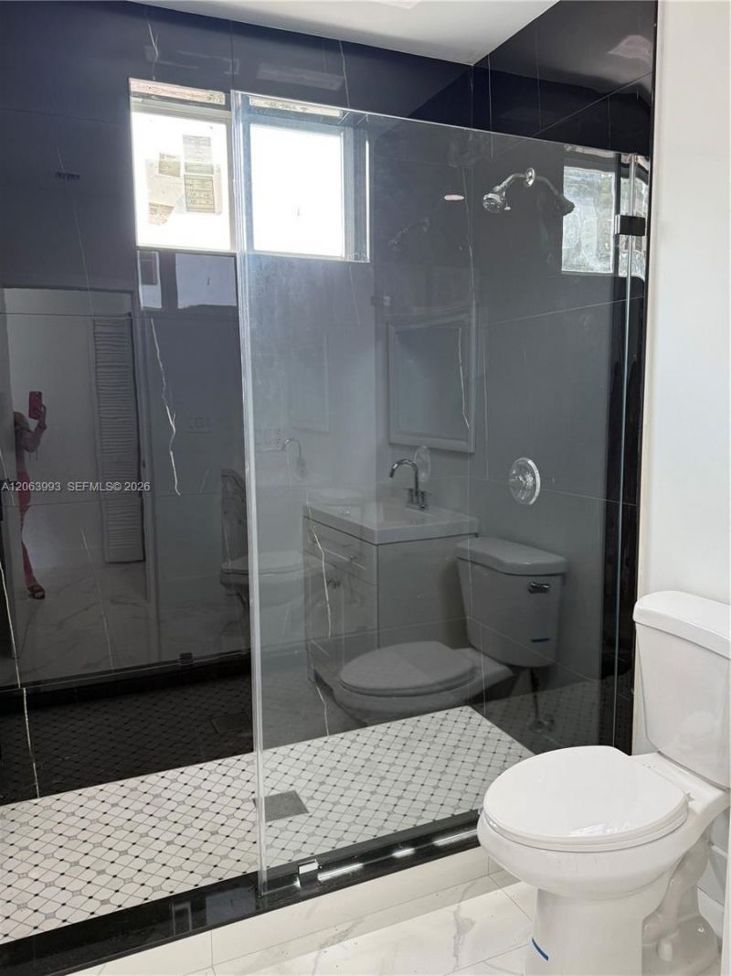 2100 NW 102nd St, Unit 1, Miami, FL 33147 Photo