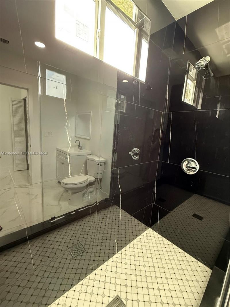 2100 NW 102nd St, Unit 1, Miami, FL 33147 Photo