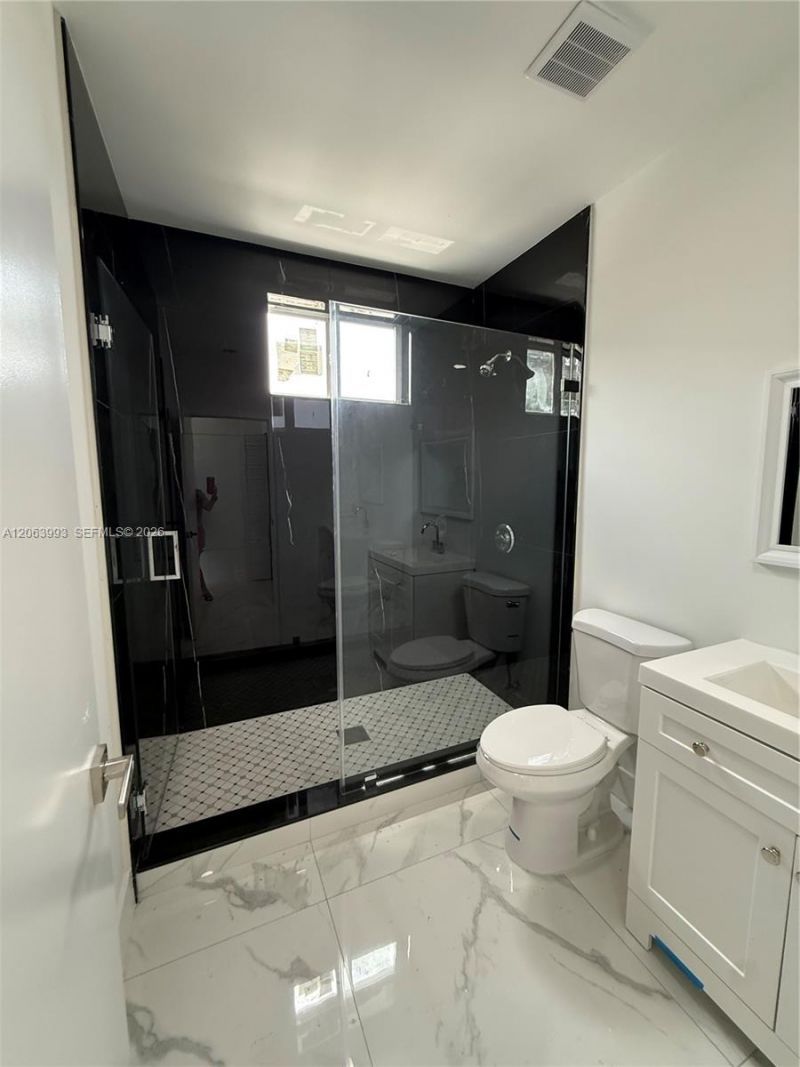 2100 NW 102nd St, Unit 1, Miami, FL 33147 Photo