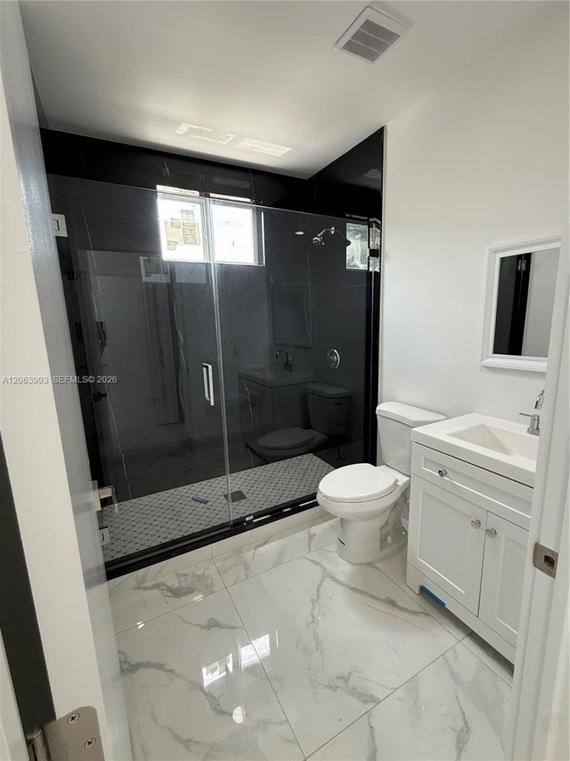 2100 NW 102nd St, Unit 1, Miami, FL 33147 Photo
