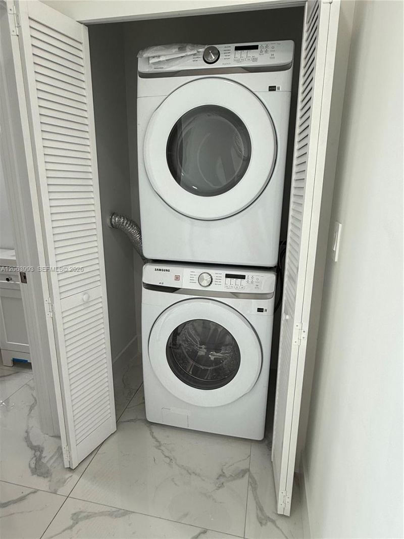 2100 NW 102nd St, Unit 1, Miami, FL 33147 Photo