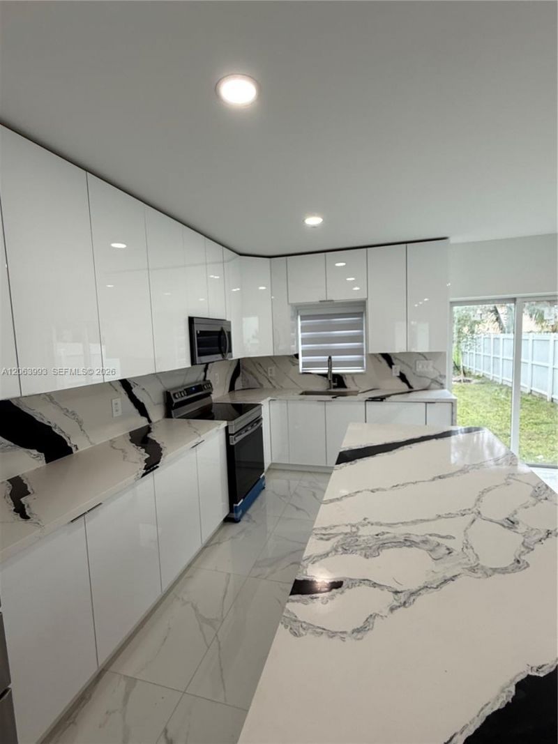 2100 NW 102nd St, Unit 1, Miami, FL 33147 Photo