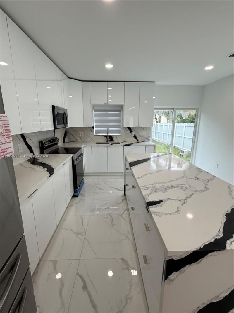 2100 NW 102nd St, Unit 1, Miami, FL 33147 Photo