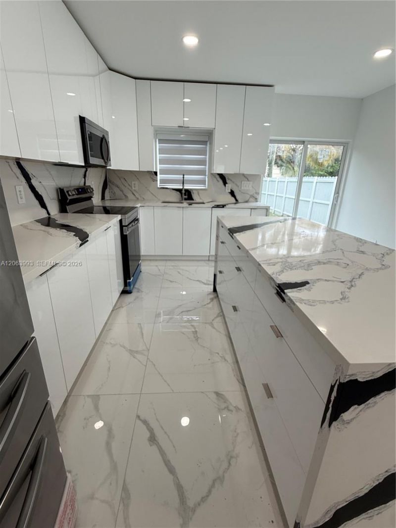 2100 NW 102nd St, Unit 1, Miami, FL 33147 Photo