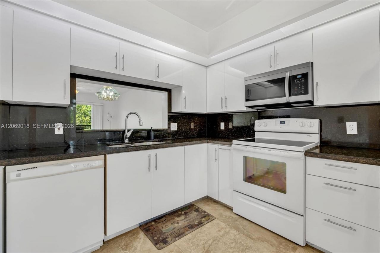 12651 SW 16th Ct , Unit 304B, Pembroke Pines, FL 33027 Photo