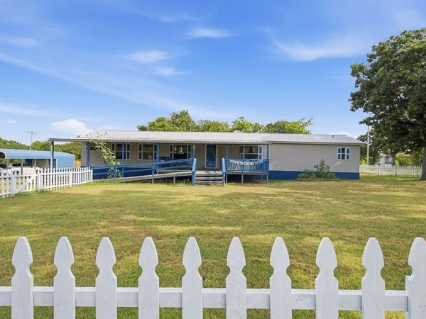 316 1st Street, Wanette, OK 74878