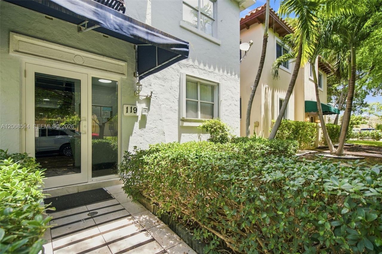 119 Menores Ave, Unit 2, Coral Gables, FL 33134 Photo