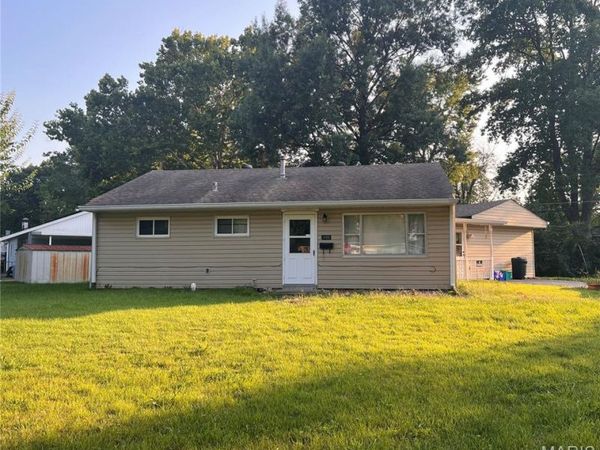 3900 N Park Drive, Belleville, IL 62226