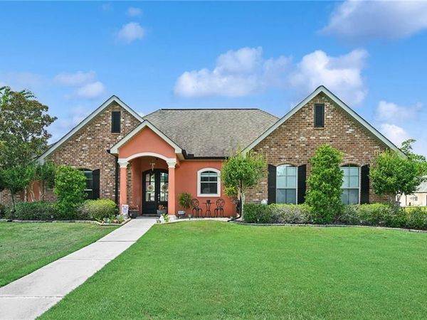 500 NELSON Court , Pearl River, LA 70452