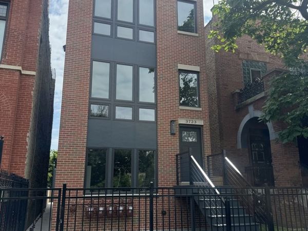 3723 S Lake Park Avenue, Unit 1, Chicago, IL 60653