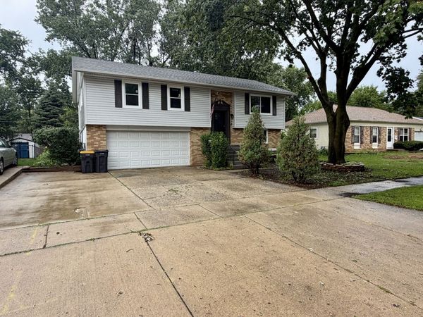 807 Hayward Avenue , Streamwood, IL 60107