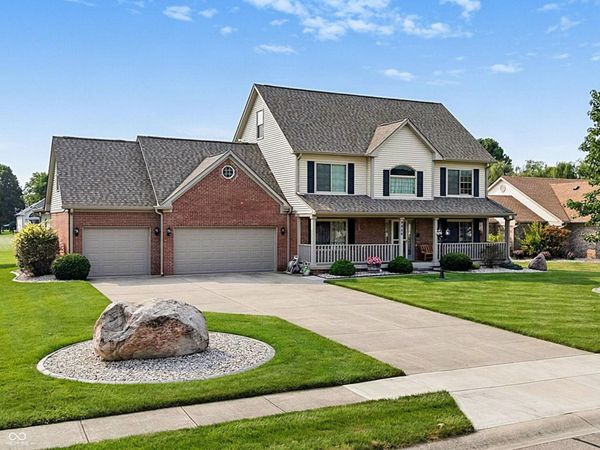 4009 S Loganberry Court , New Palestine, IN 46163