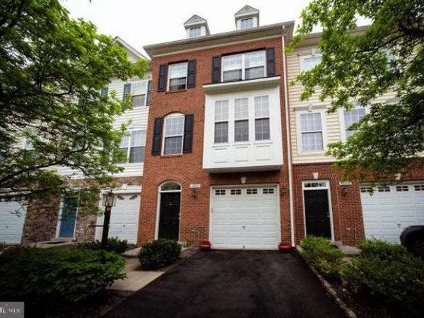 42525 MAGELLAN SQUARE , BRAMBLETON, VA 20148