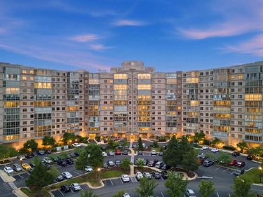 19385 CYPRESS RIDGE TERRACE, Unit 1122, LEESBURG, VA 20176