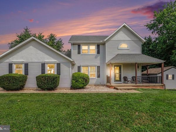 100 MEADOW HILL DRIVE, YORK, PA 17402