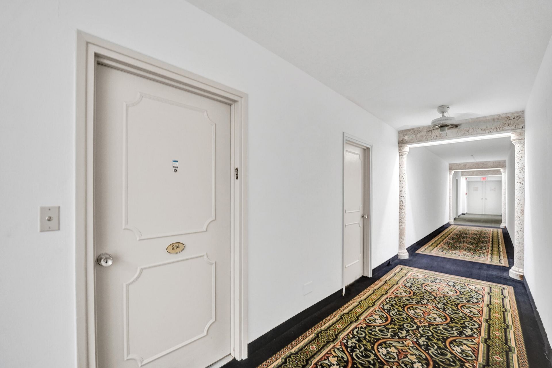 3233 NE 34th Street, Unit 214, Fort Lauderdale, FL 33308 Photo