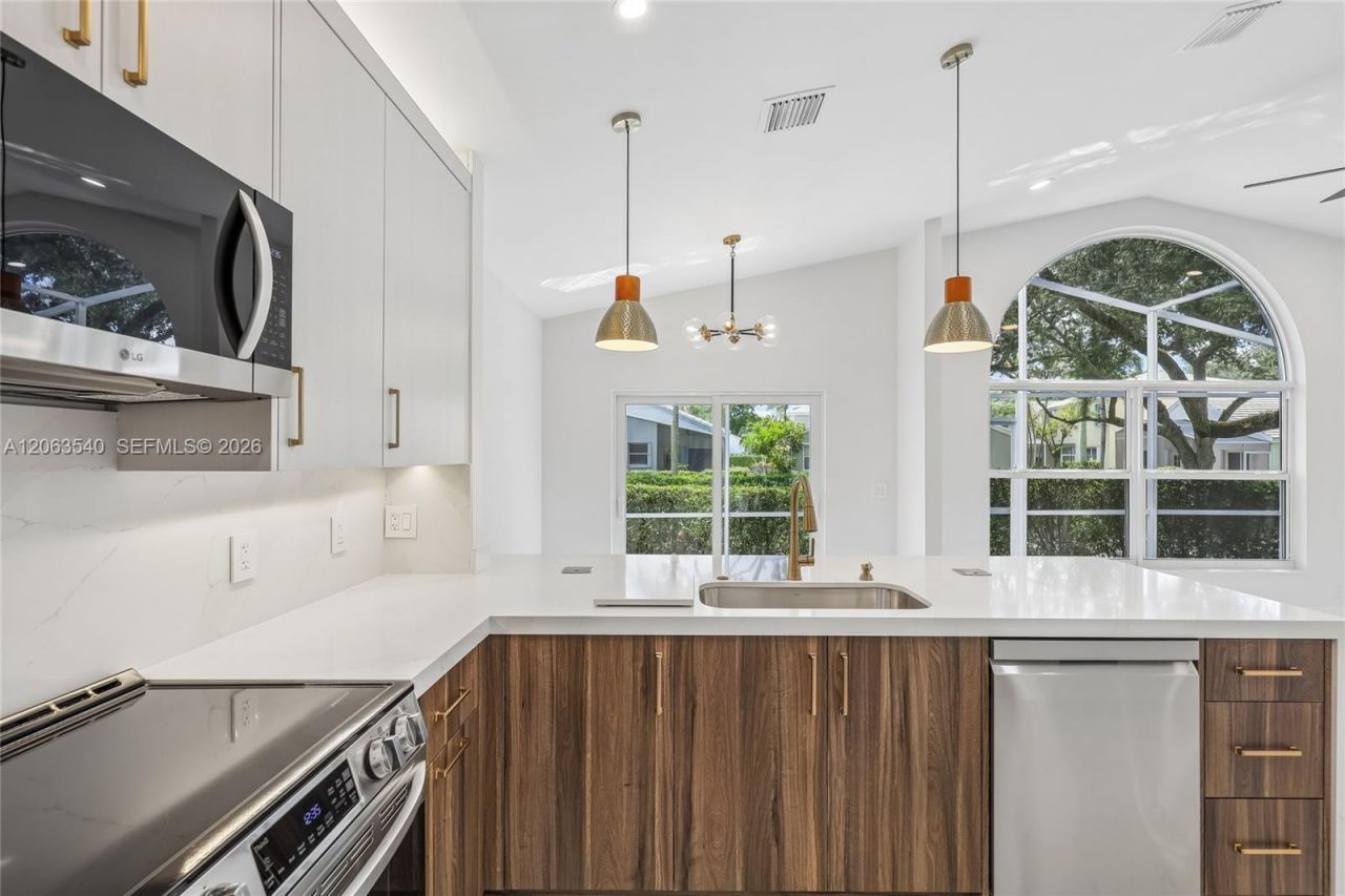9613 NW 8th Cir, Plantation, FL 33324 Photo