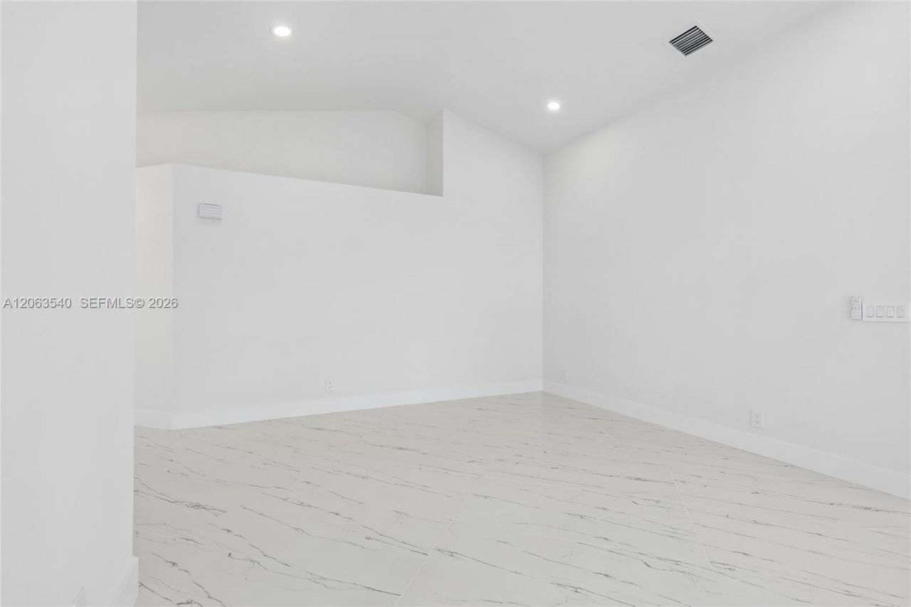 9613 NW 8th Cir, Plantation, FL 33324 Photo