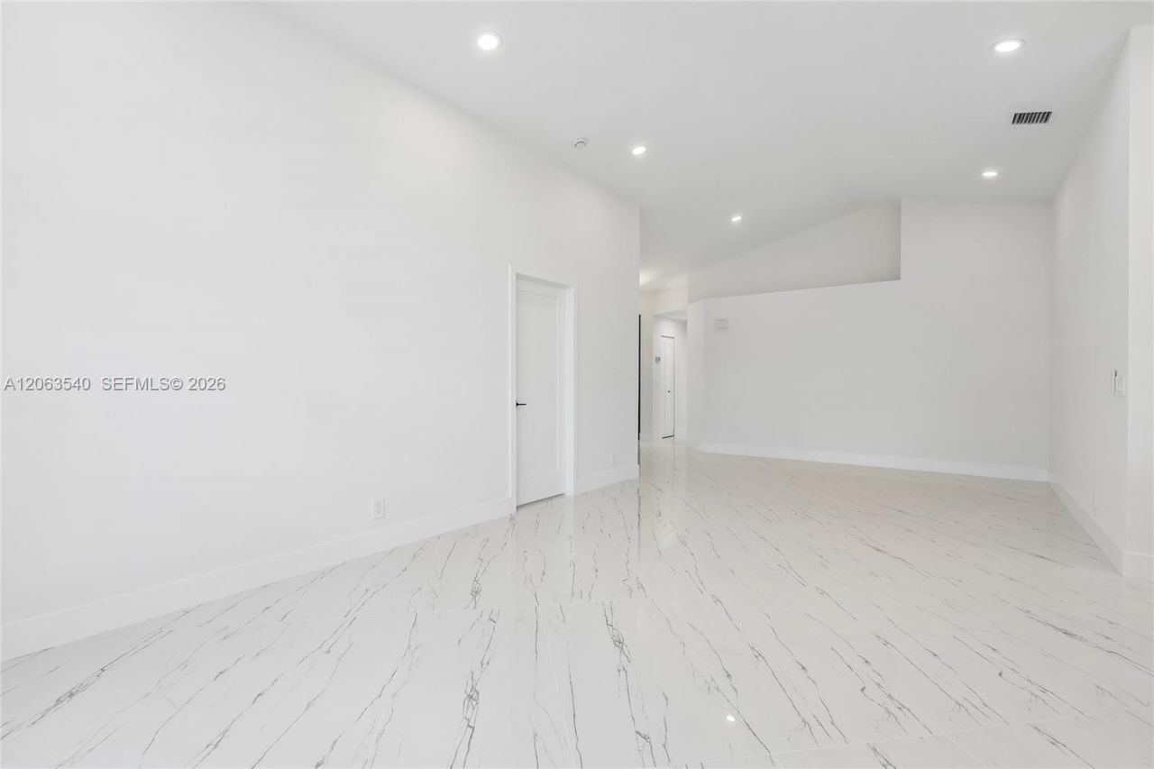 9613 NW 8th Cir, Plantation, FL 33324 Photo