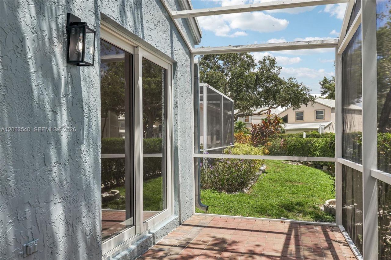 9613 NW 8th Cir, Plantation, FL 33324 Photo