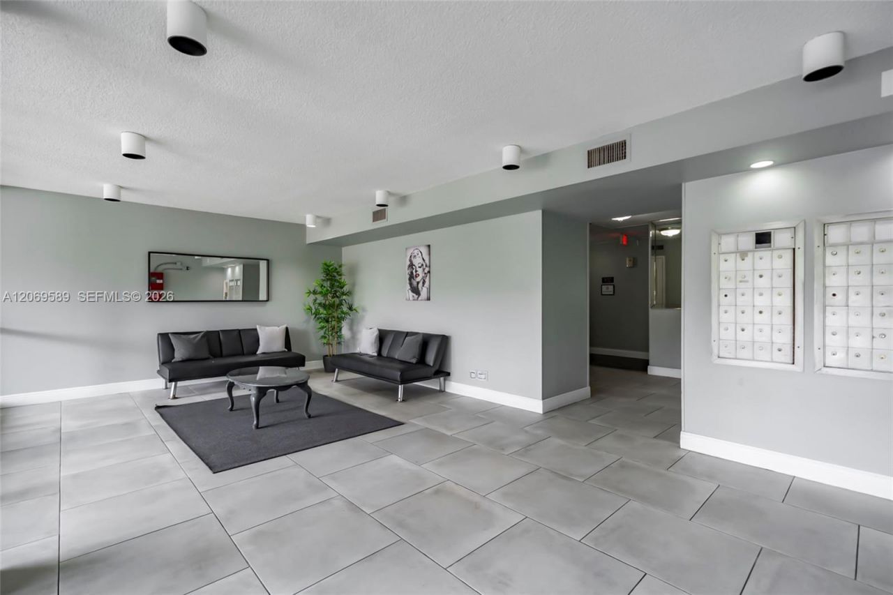 2771 Taft St , Unit 407, Hollywood, FL 33020 Photo