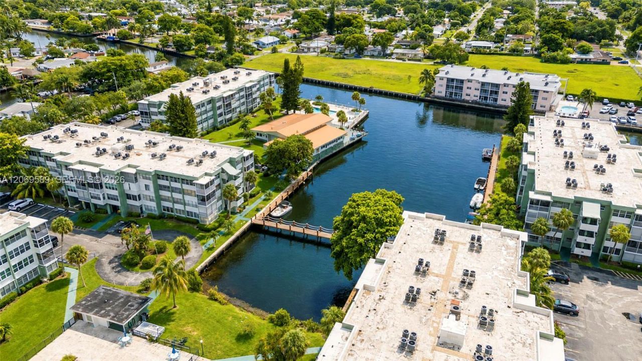 2771 Taft St , Unit 407, Hollywood, FL 33020 Photo
