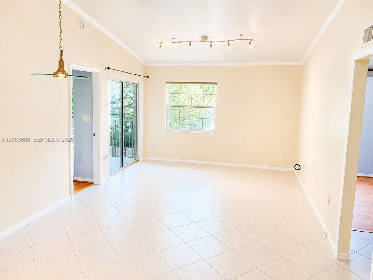 464 NE 210th Cir Ter, Unit 201-10A, Miami, FL 33179 Photo