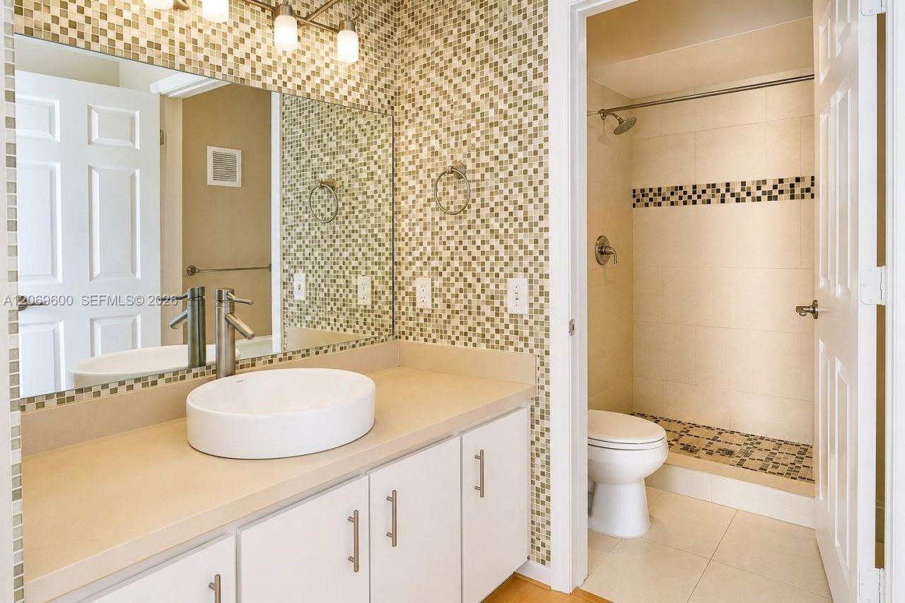 464 NE 210th Cir Ter, Unit 201-10A, Miami, FL 33179 Photo