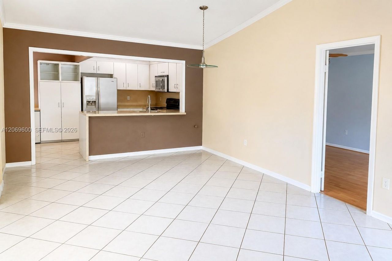 464 NE 210th Cir Ter, Unit 201-10A, Miami, FL 33179 Photo