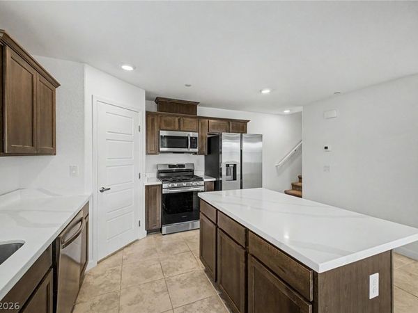 1880 Arcadian King Sun Street, Las Vegas, NV 89106