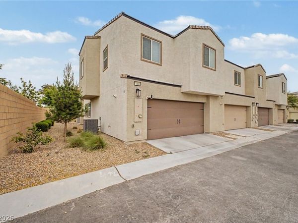 1880 Arcadian King Sun Street, Las Vegas, NV 89106
