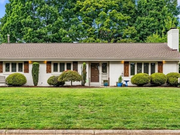 2918 New Hanover Drive, Greensboro, NC 27408
