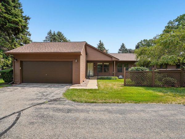 7775 Oakland Place, Waterford Township, Mi 48327