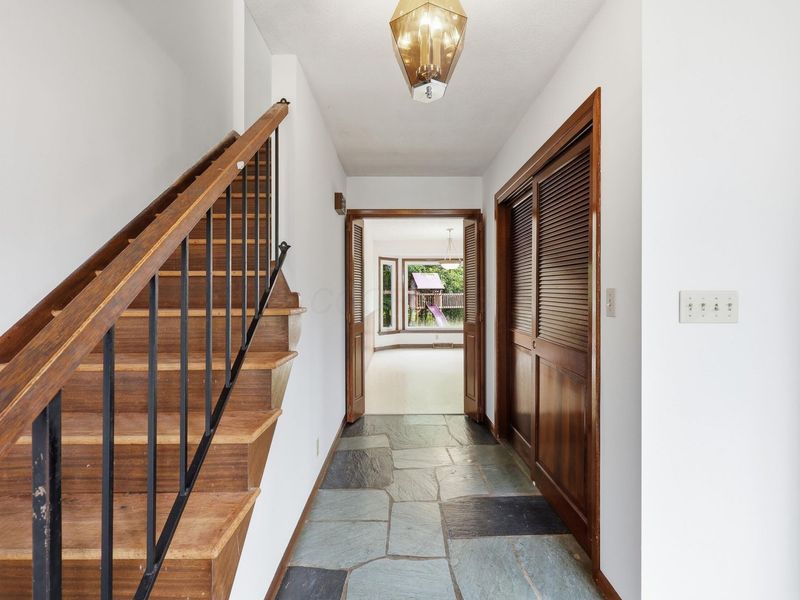 5288 Butternut Court E, Columbus, OH 43229 Photo 9
