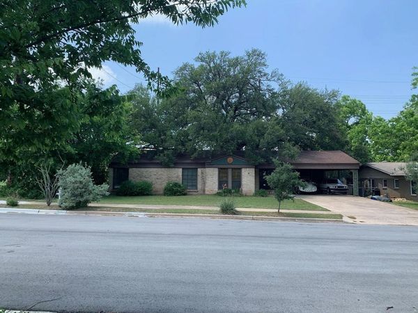 5702 Fairlane DR, Austin, TX 78757