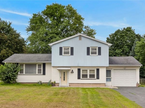 67 Pickdale Dr Drive , Rochester, NY 14626