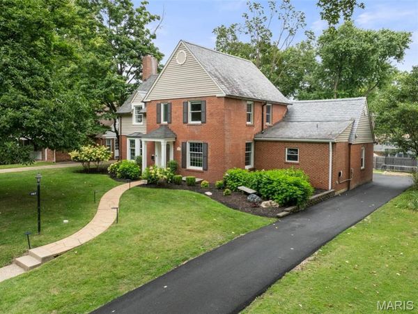 7917 Gannon Avenue, University City, MO 63130