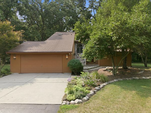 9890 W Q Avenue, Mattawan, MI 49071