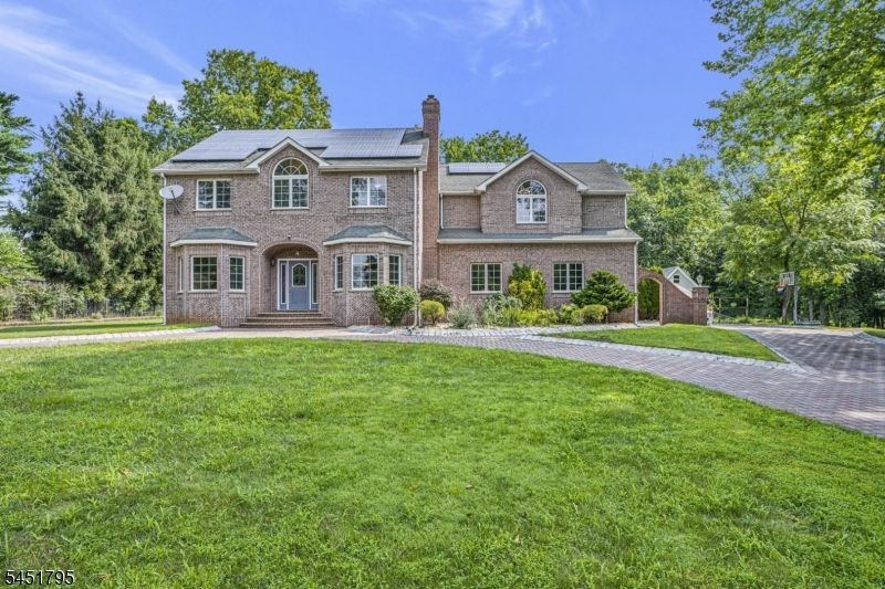 4 Brook St, Green Brook, NJ 08812 Main Photo