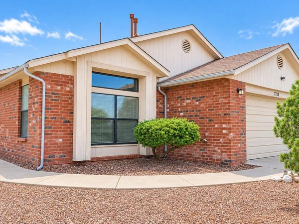 7728 San Augustine Street NW, Albuquerque, NM 87120
