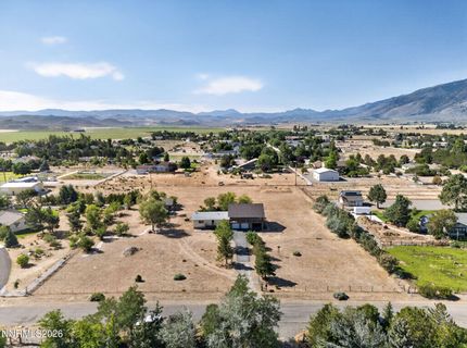 1101 Oro Way, Gardnerville, NV 89460 Photo