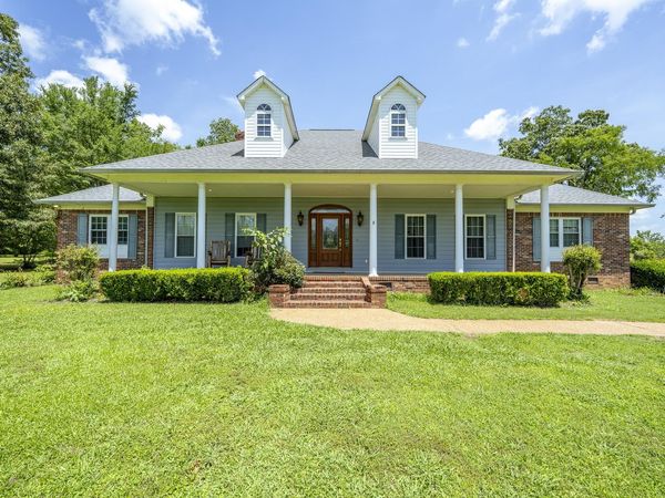 809 TWELVE OAKS DR, Adamsville, TN 38310