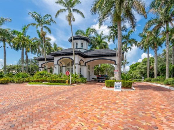 15747 SW 40th St, Unit 213, Miramar, FL 33027
