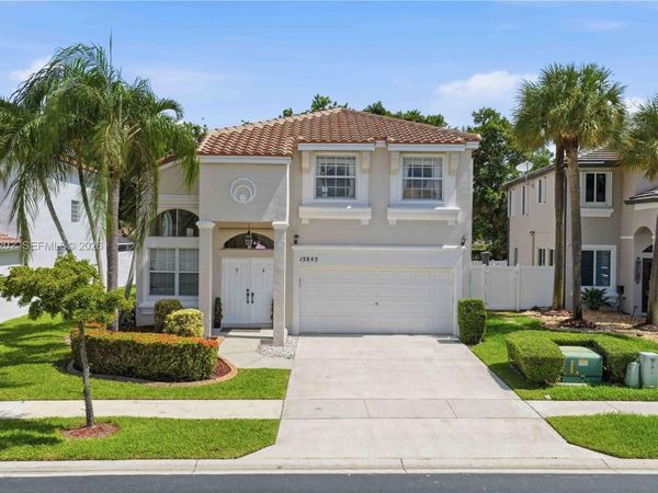 15845 NW 14th Rd, Pembroke Pines, FL 33028