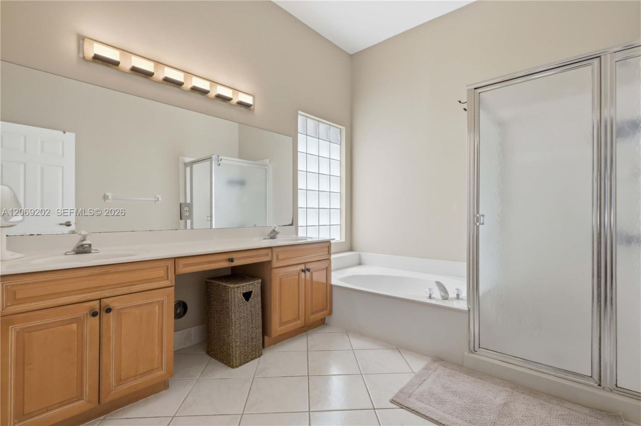 15845 NW 14th Rd, Pembroke Pines, FL 33028 Photo