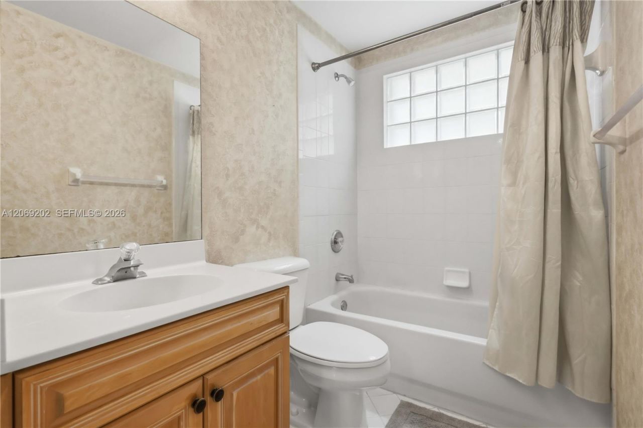 15845 NW 14th Rd, Pembroke Pines, FL 33028 Photo