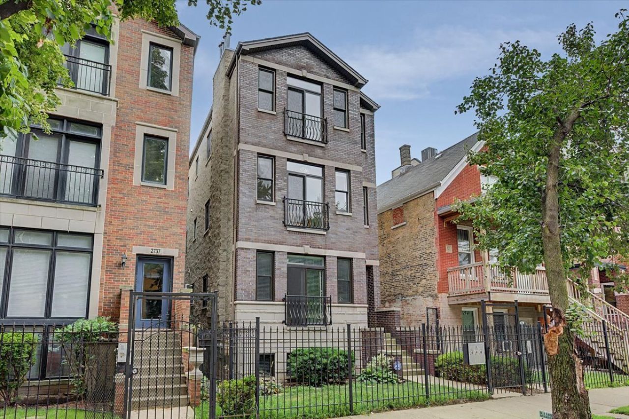 2739 W Thomas Street, Unit 2, Chicago, IL 60622 Main Photo