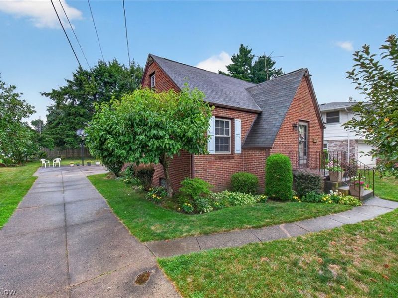 2014 32nd Street NW, Canton, OH 44709 Photo 2